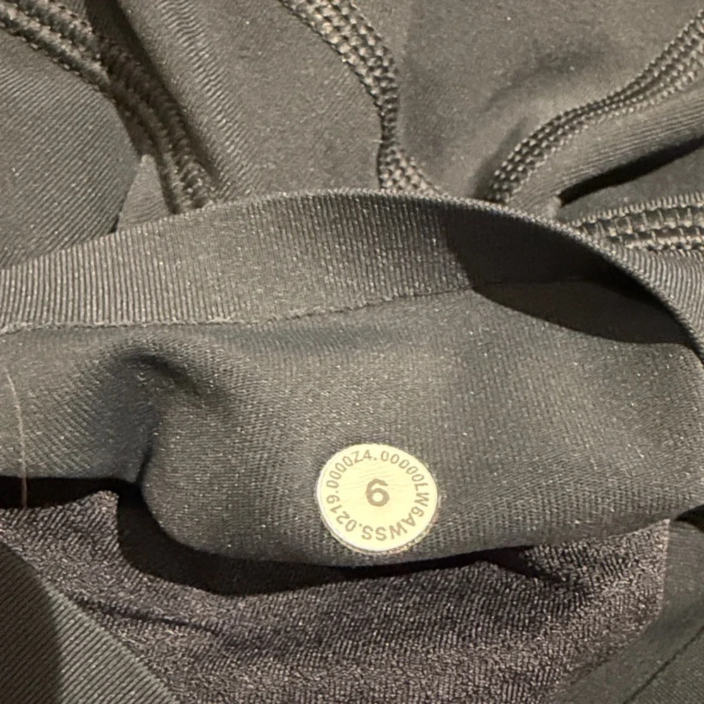 Lululemon Time To Sweat Crop 23